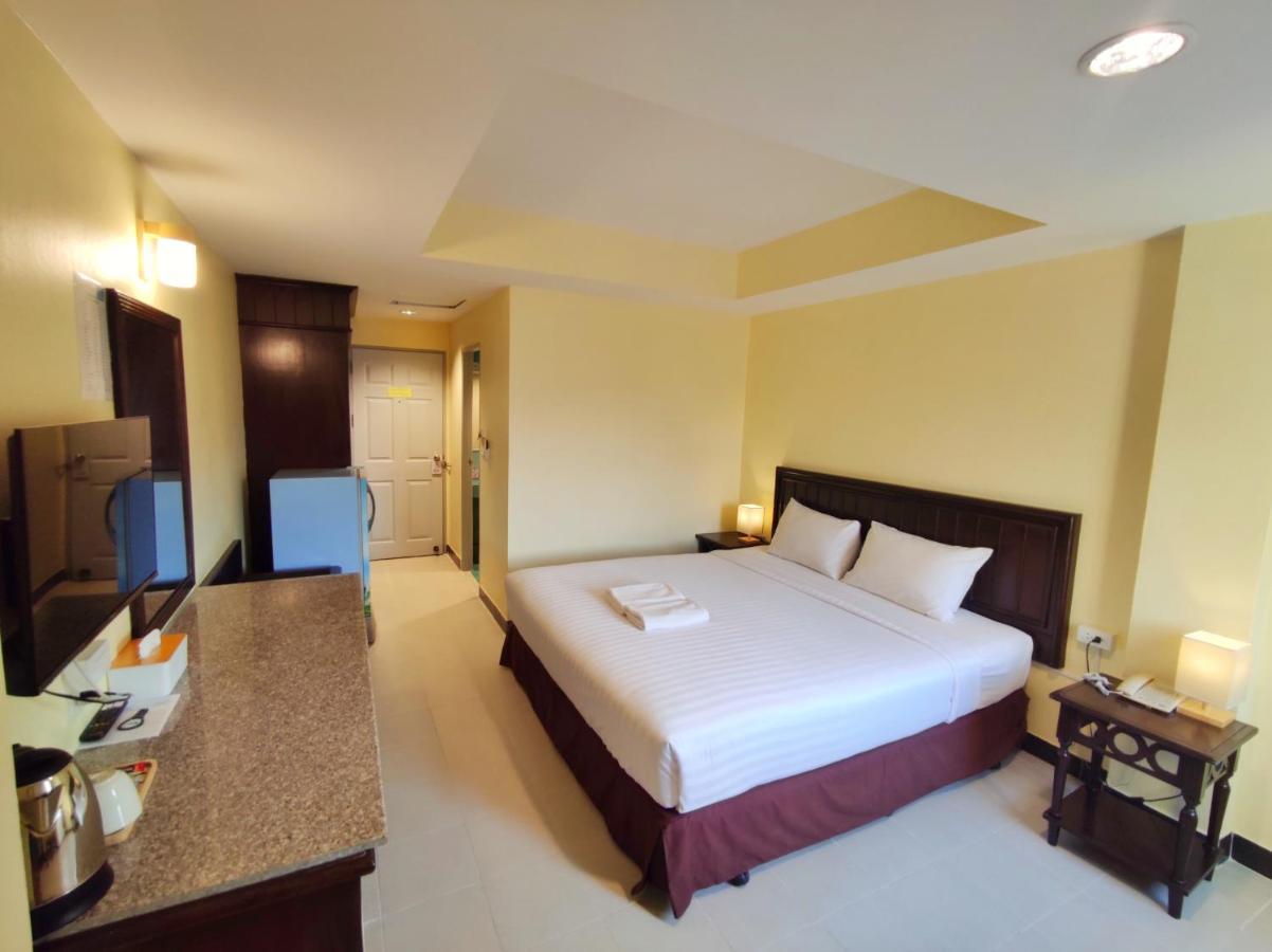 The Chanthong Residence And Hotel Патая Екстериор снимка