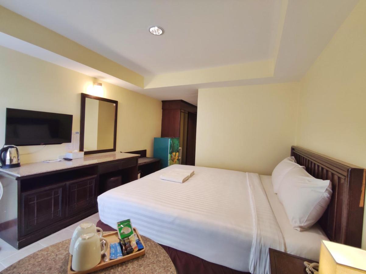 The Chanthong Residence And Hotel Патая Екстериор снимка