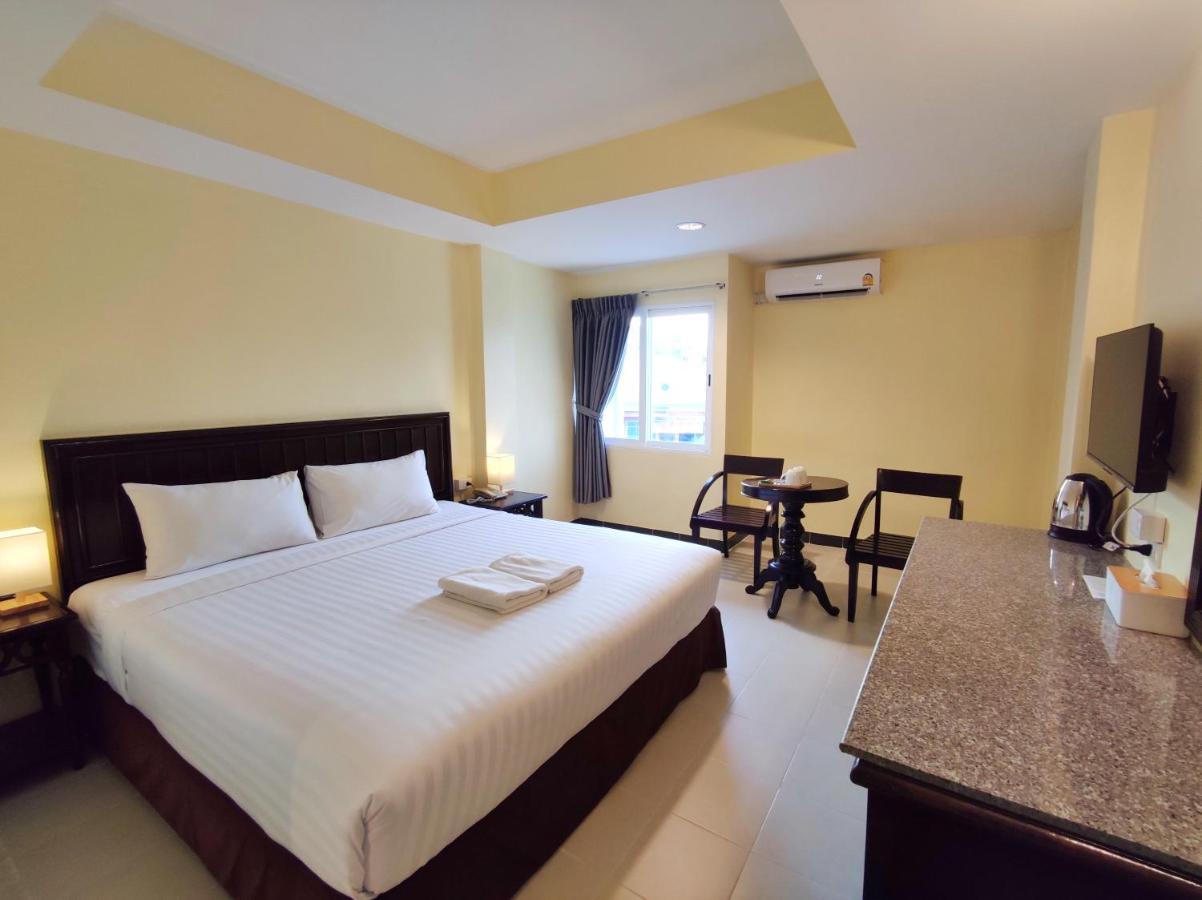 The Chanthong Residence And Hotel Патая Екстериор снимка
