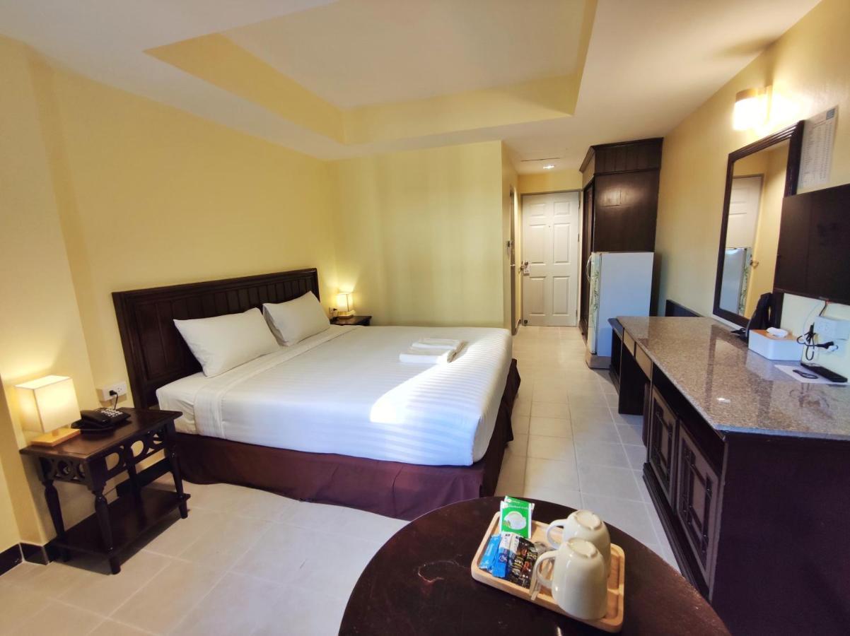 The Chanthong Residence And Hotel Патая Екстериор снимка
