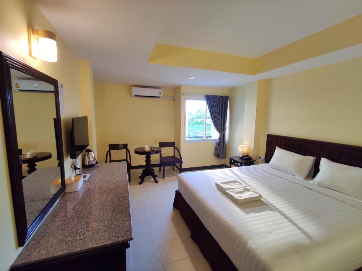 The Chanthong Residence And Hotel Патая Екстериор снимка